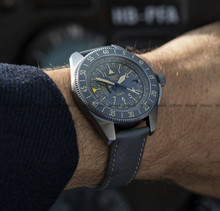 Aviator Airacobra GMT V.1.37.7.305.4 Zegarek Męski
